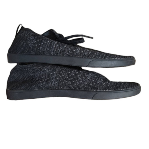 Athletic_Shoes